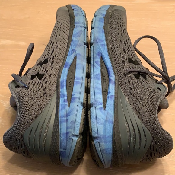 Men’s Under Armour Charged intake. Size 11